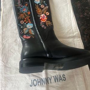 Beautiful never worn boots